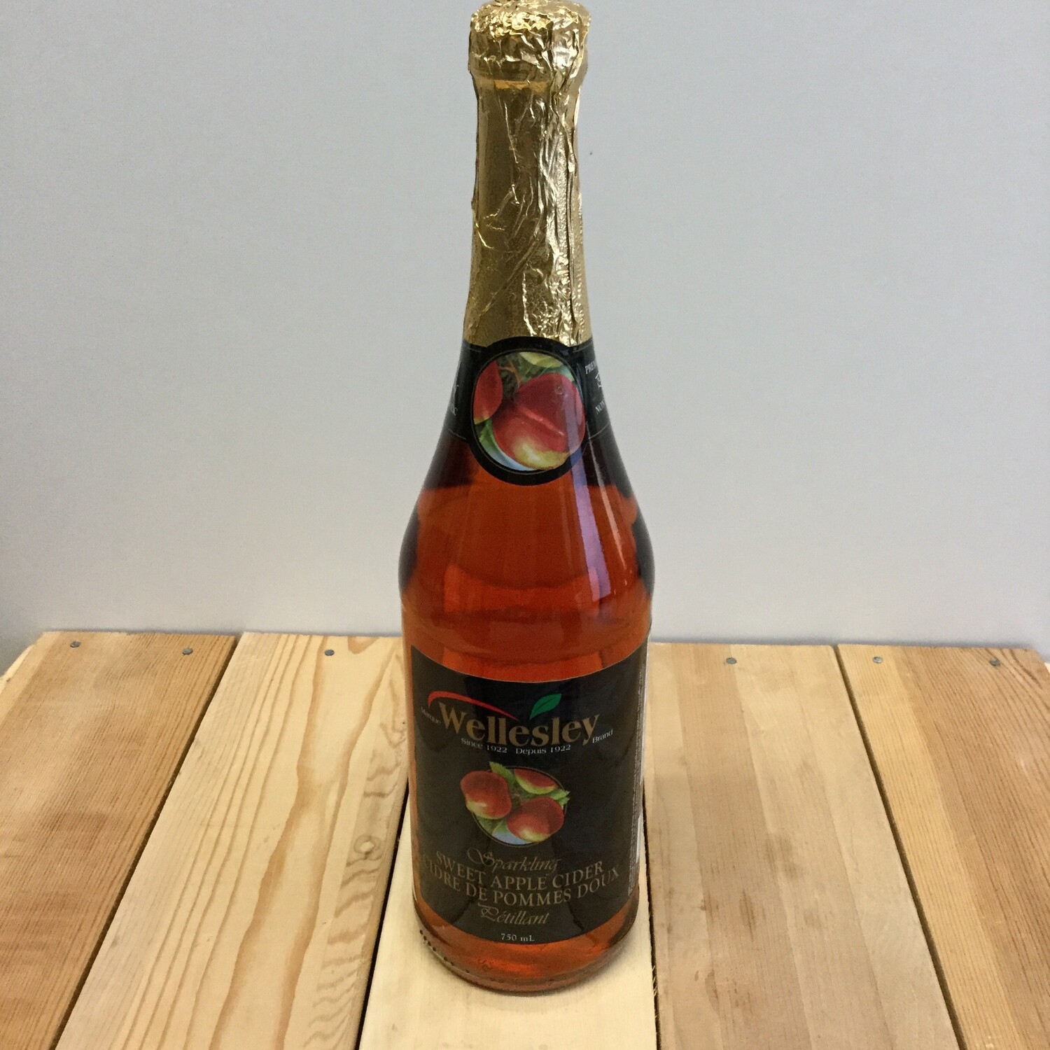 WELLESLEY Sparkling Sweet Apple Cider 750ml WELLESLEY Sparkling Sweet Apple Cider 750ml