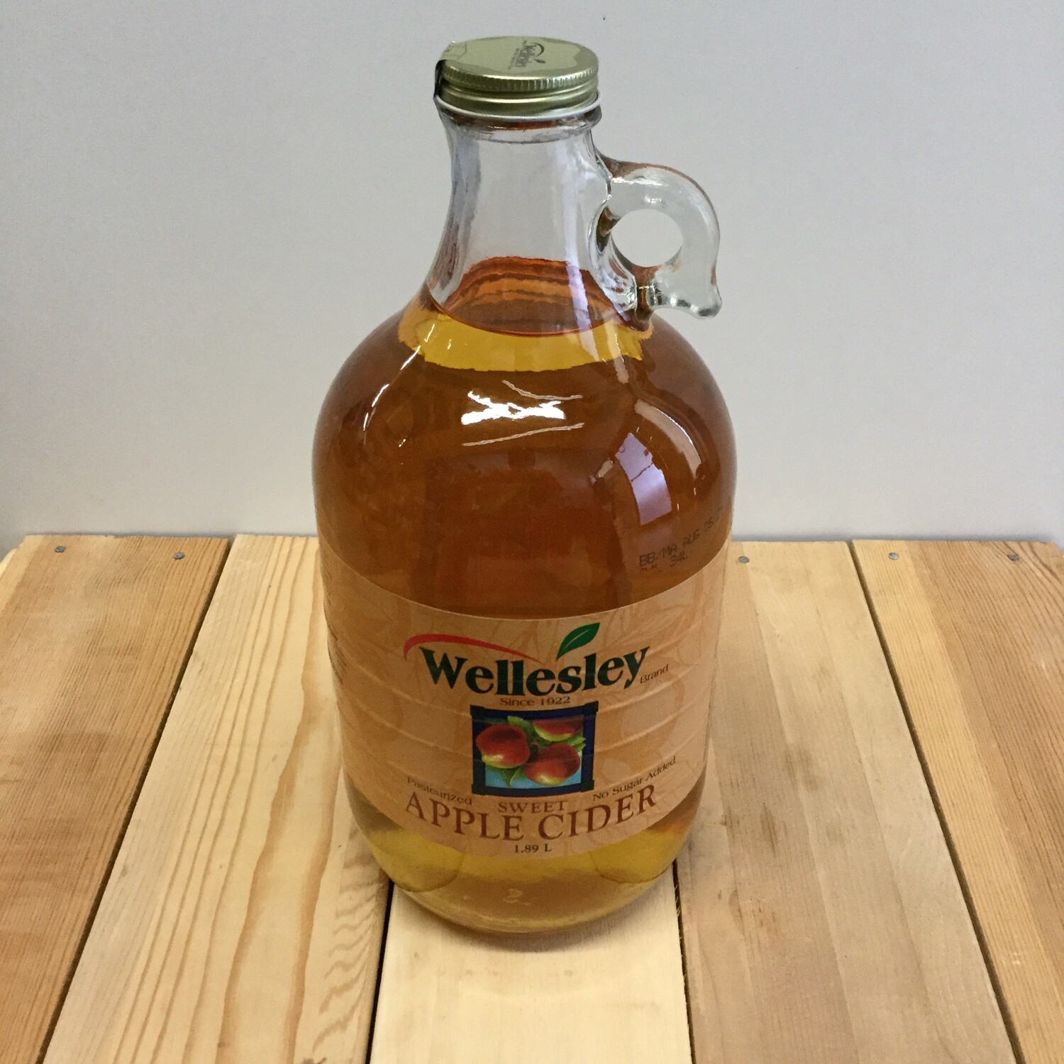 WELLESLEY Sweet Apple Cider 1.89L WELLESLEY Sweet Apple Cider 1.89L