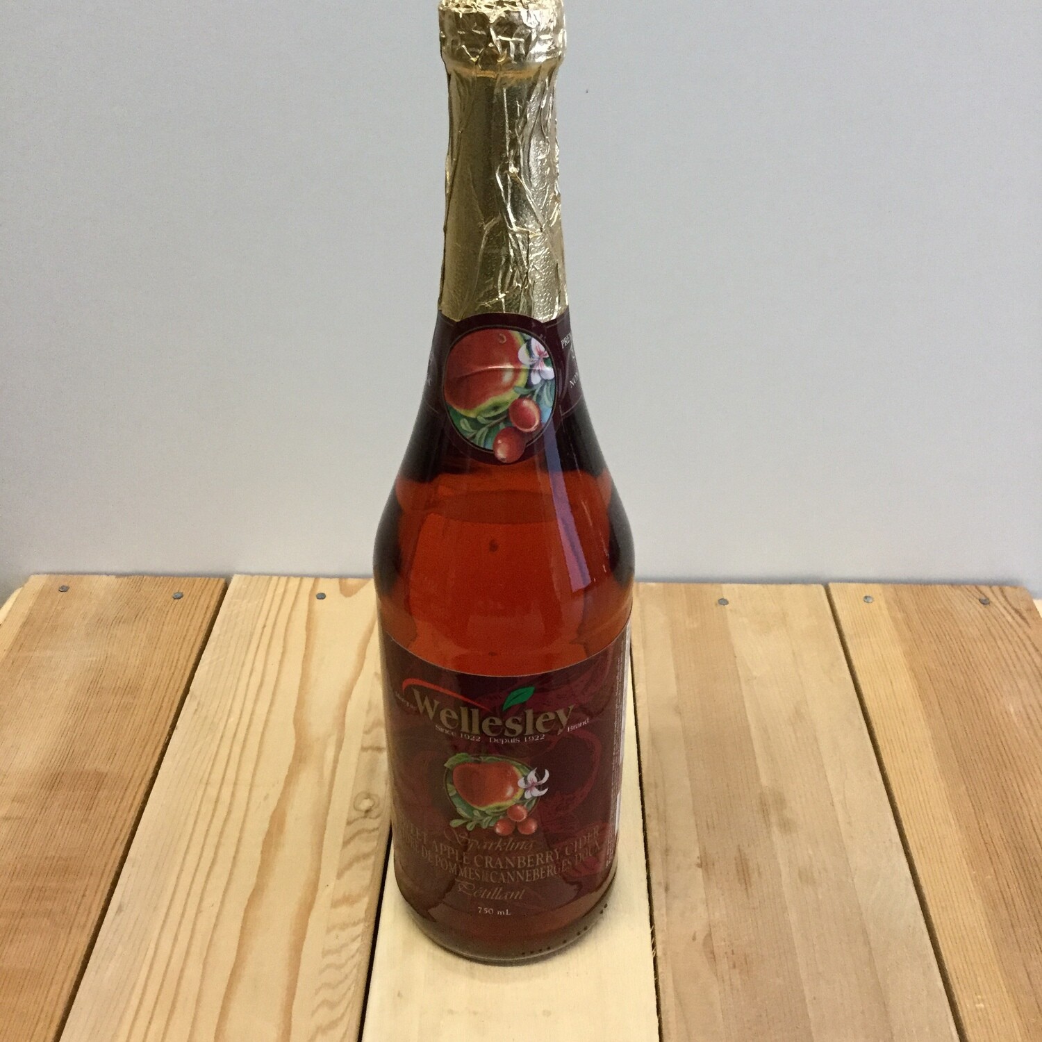 WELLESLEY Sparkling Sweet Apple Cranberry Cider 750ml WELLESLEY Sparkling Sweet Apple Cranberry Cider 750ml