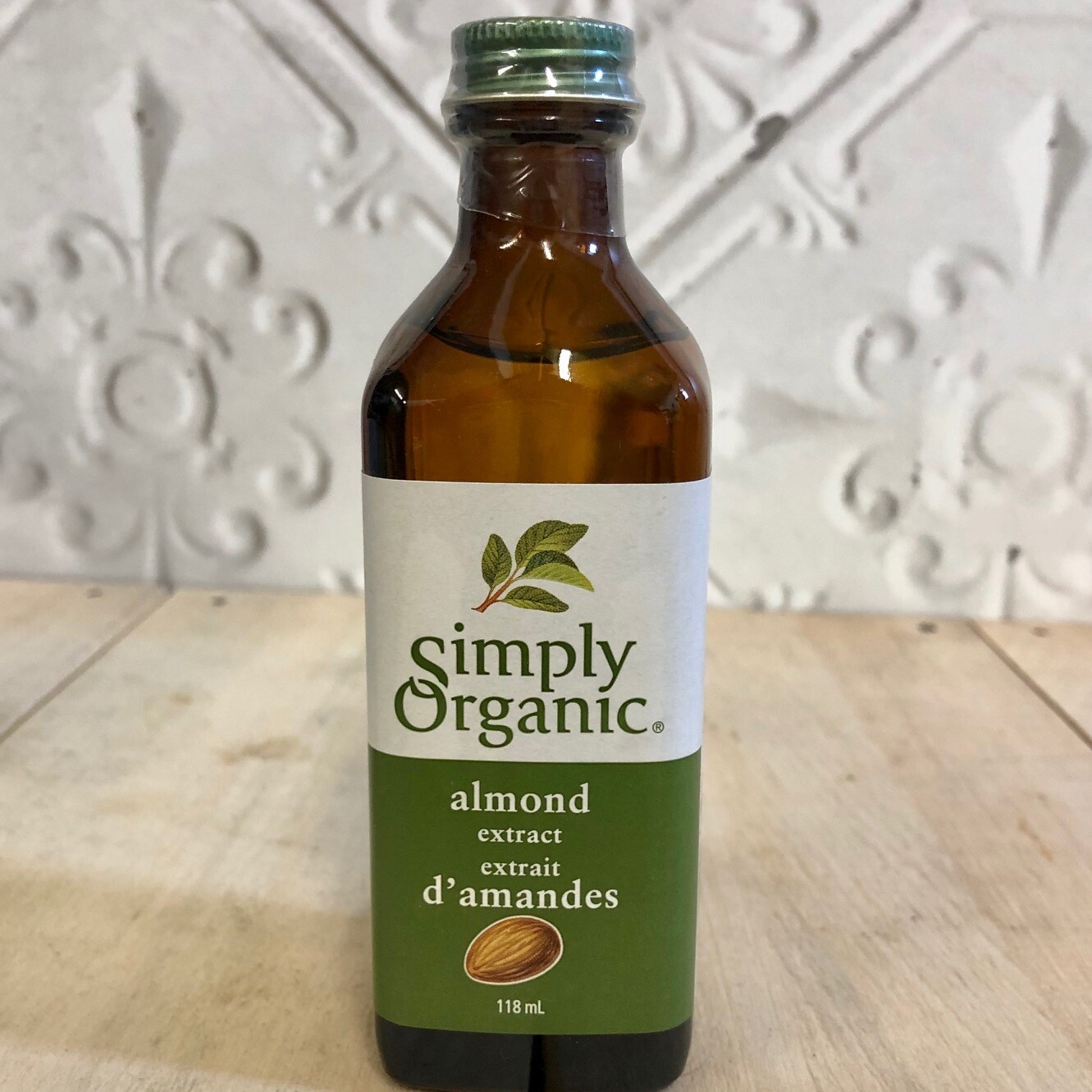SIMPLY ORGANIC Almond Extract 118ml SIMPLY ORGANIC Almond Extract 118ml