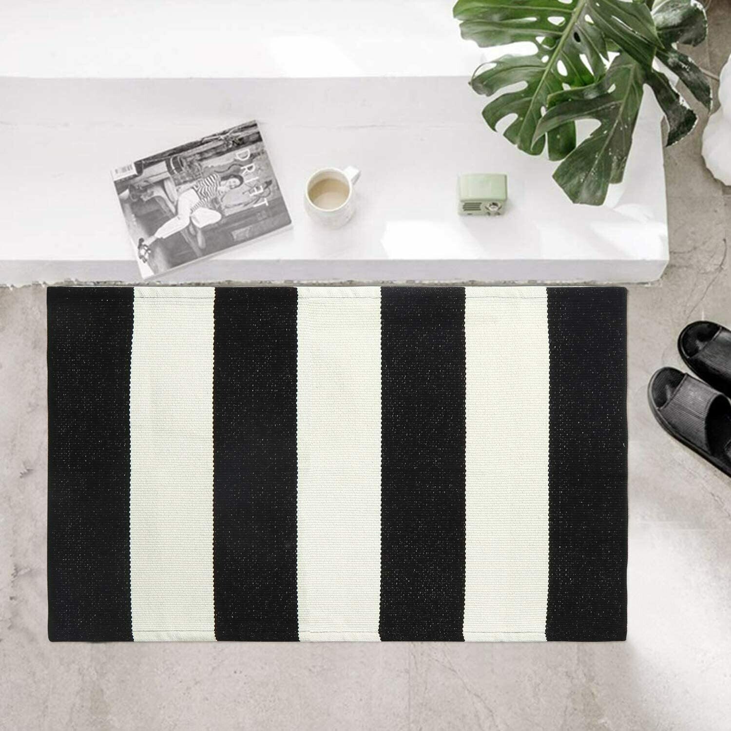 Black and White Striped Rug 18&#39;&#39; x 28&#39;&#39;, Cotton Woven Outdoor Rugs Farmhouse Washable Front Door Mat for Layered Door Mats/Porch/Kitchen/Bathroom/Laundry Room