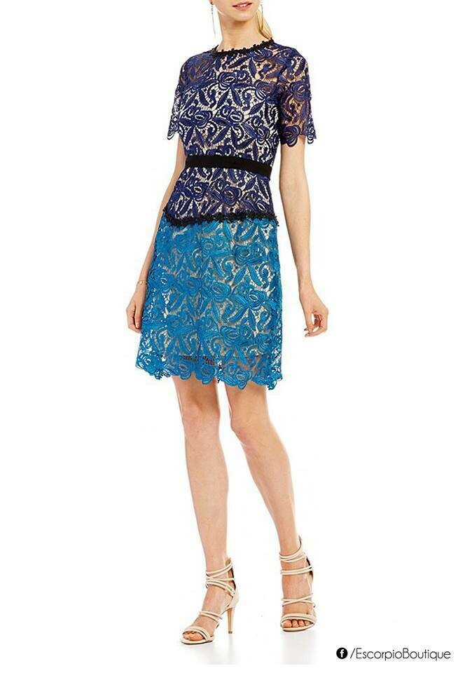 Vestido de encaje manga corta