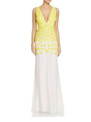Vestido velado cuello V
