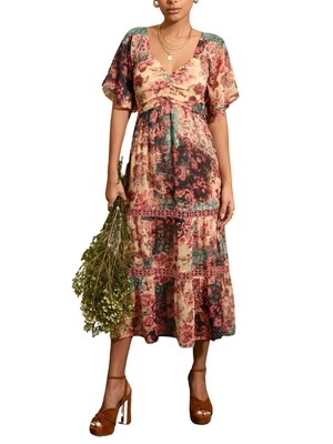 Vestido midi con manga corta.
