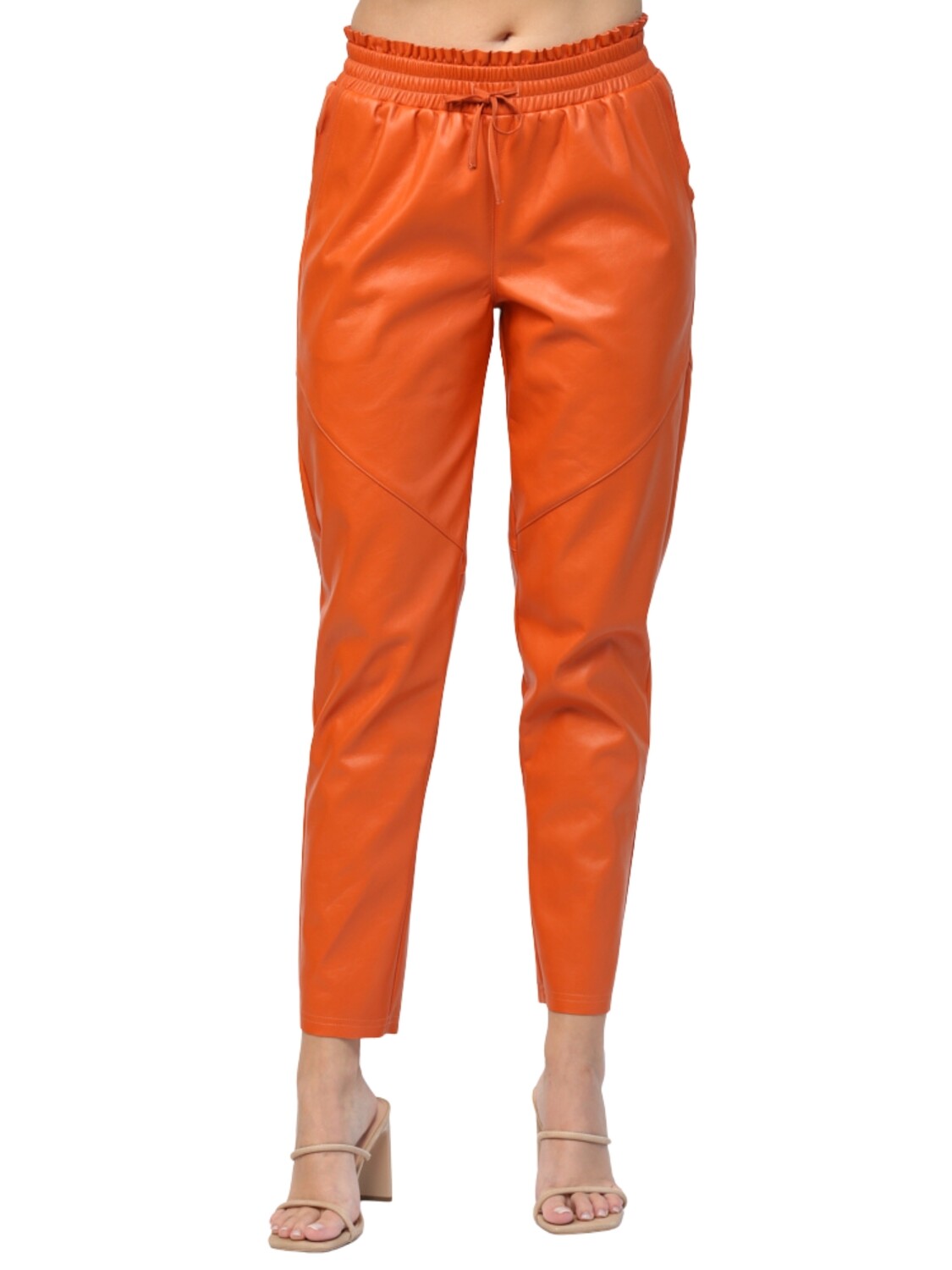 Pantalón jogger en piel vegana