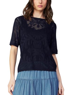 Blusa de manga corta en crochet