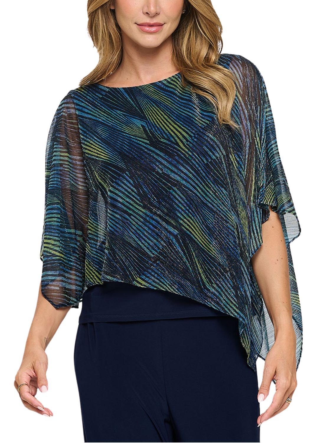 Blusa tipo en ensamble en jersey metálico.