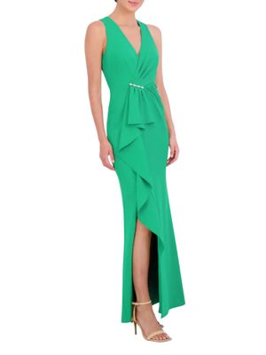 Vestido largo sin mangas con drapeado latera.