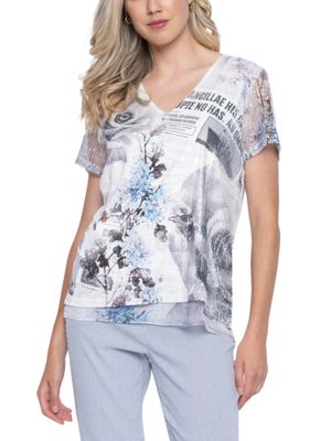 Blusa de manga corta con cuello en V.