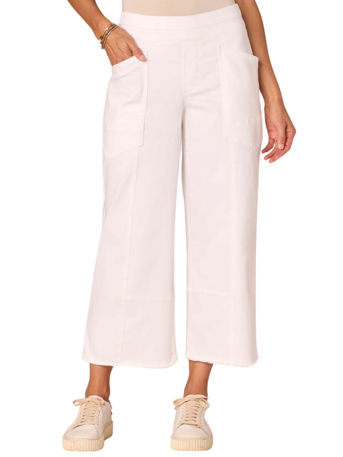 Jeans de pierna amplia con dobladillo deshilachado