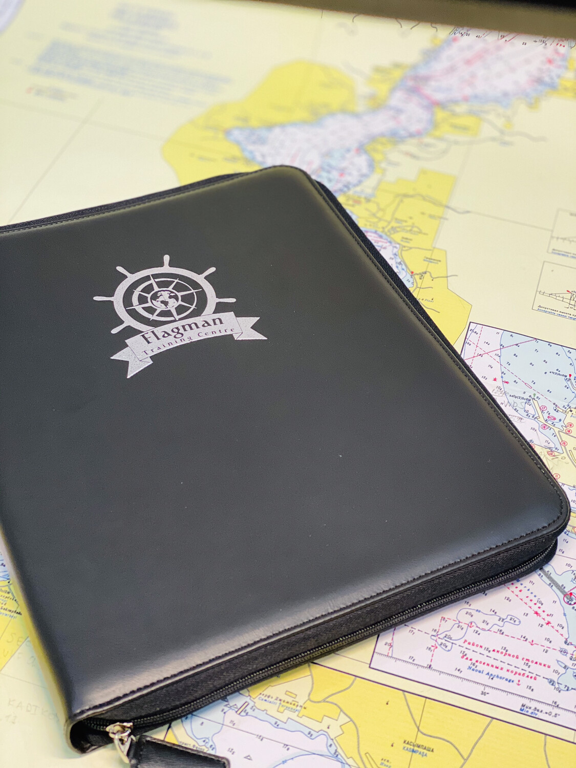 папка для морских документов. папка для документов. планшет мужской кожаный для документов dr. бумажник для автодокументов. папка для документов моряка.