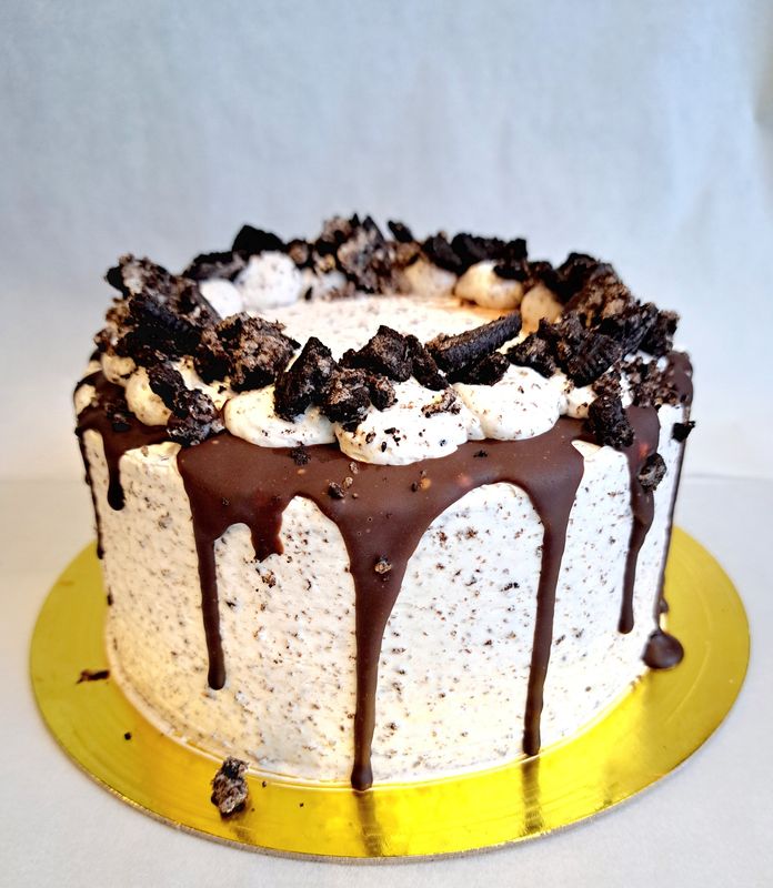 Cookies N cream Cake (serves 4)