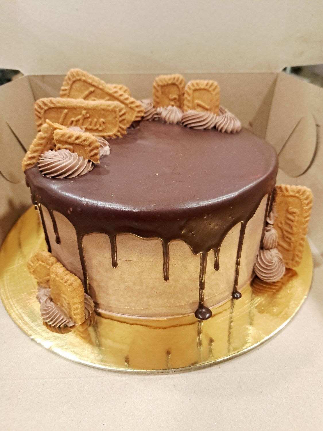 Mocha Biscoff cream cake