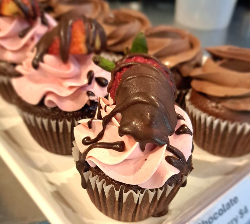 Chocolate strawberry cupcakes