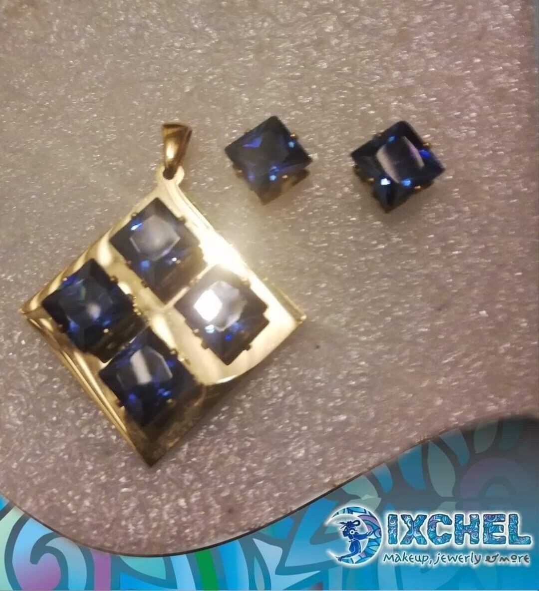 Set de acero azul