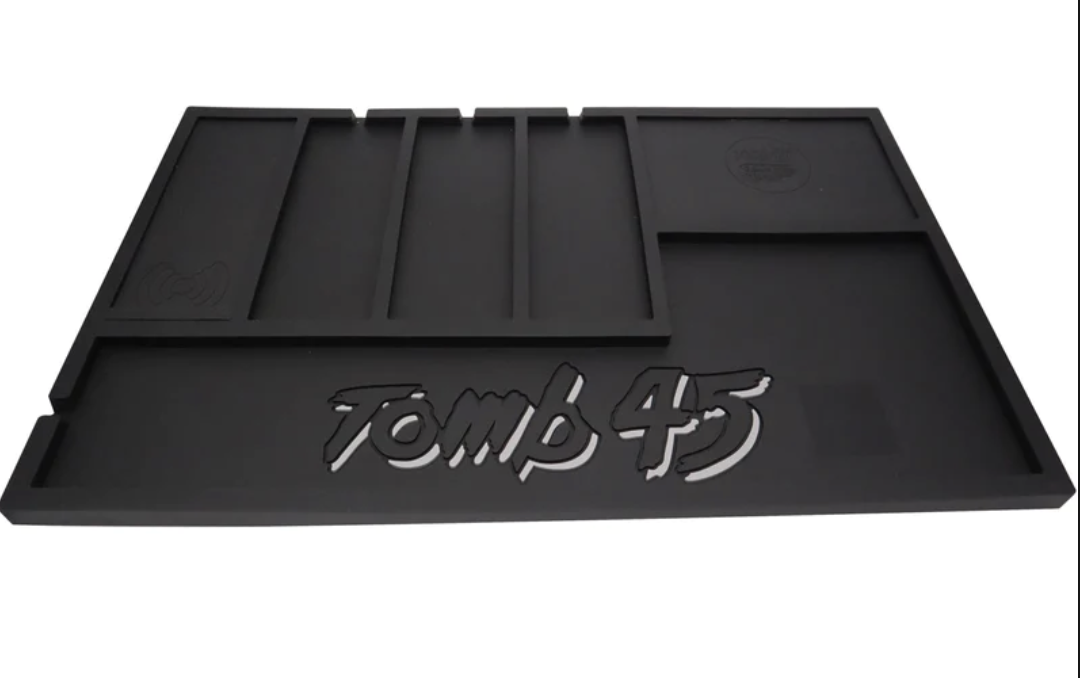Tomb45 Wireless Clipper Charging Mat Black