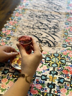 Table runner with Persian tile design رانر مخمل با طرح کاشی ایرانی