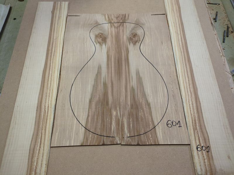 Isle of Man Poplar Baritone Ukulele Back and Sides Set 601