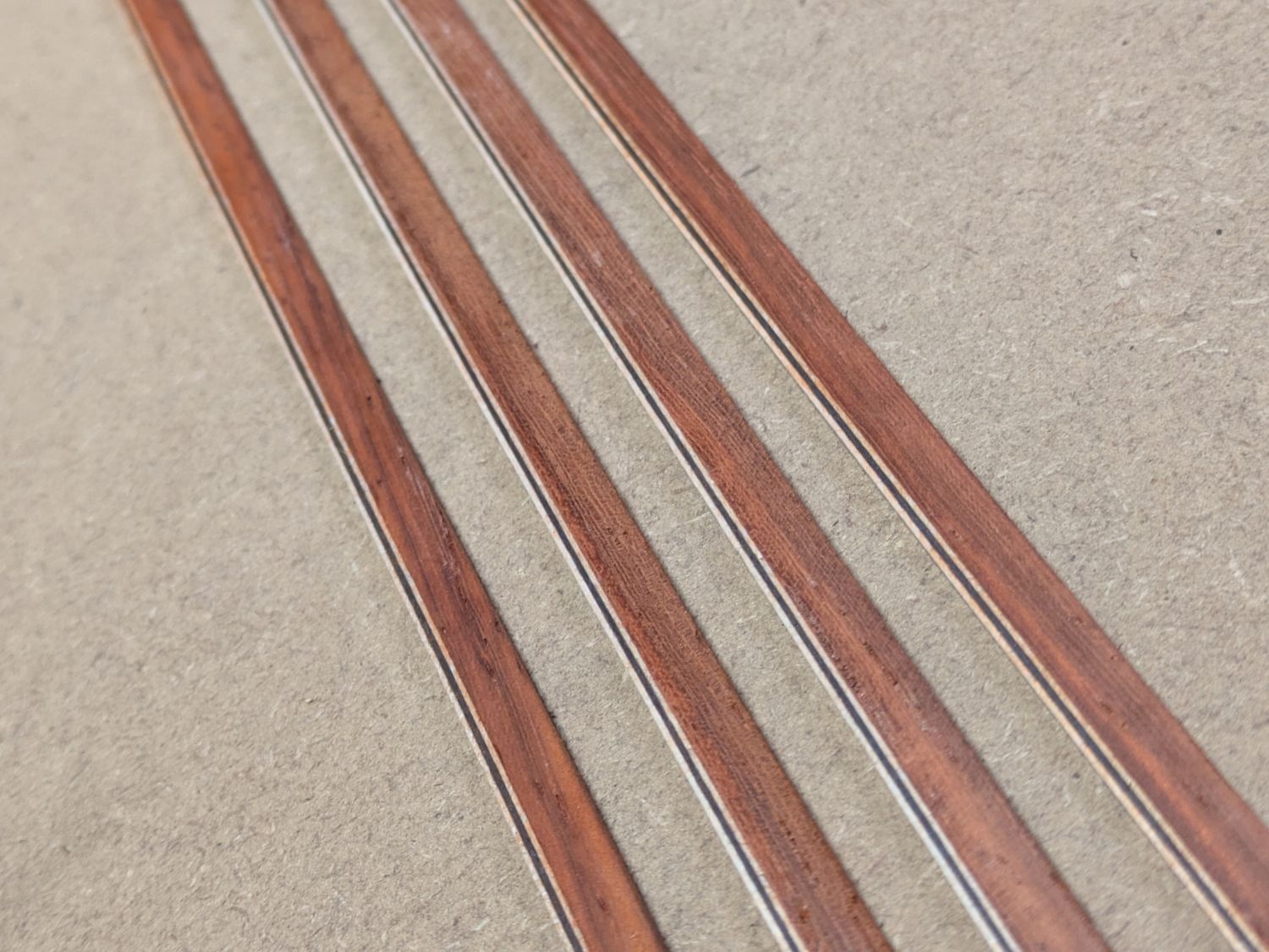 Binding Padauk W/B/W 746