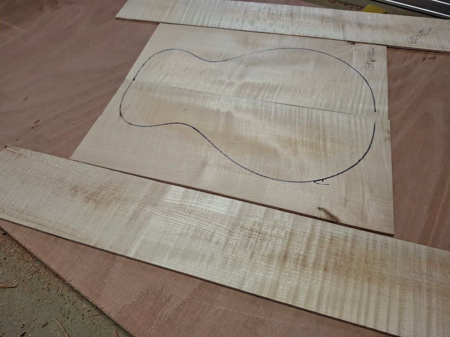 Baritone Ukulele Flame Maple Back and Sides 963