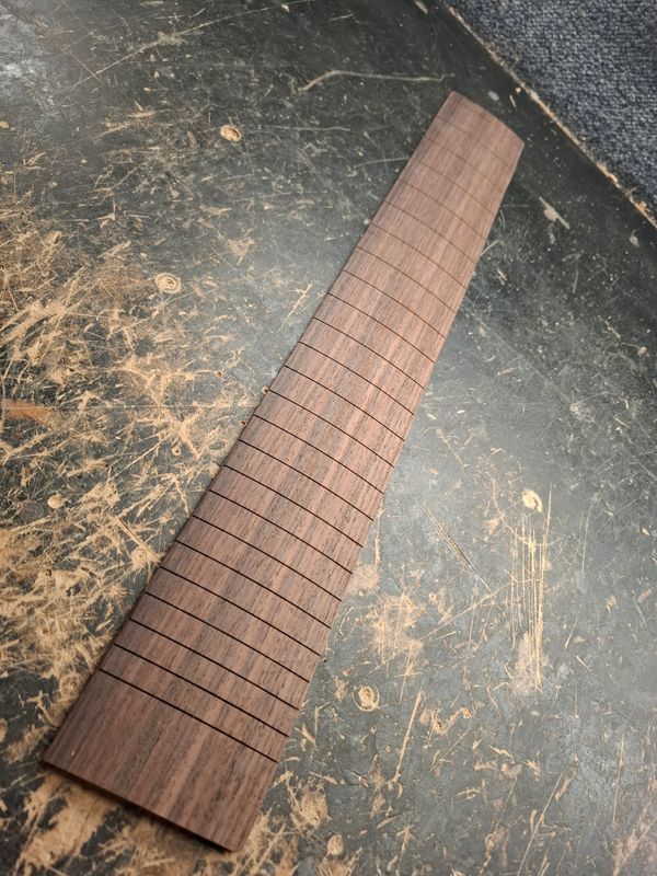 Indian Rosewood Finished Fingerboard 25.5" 1047