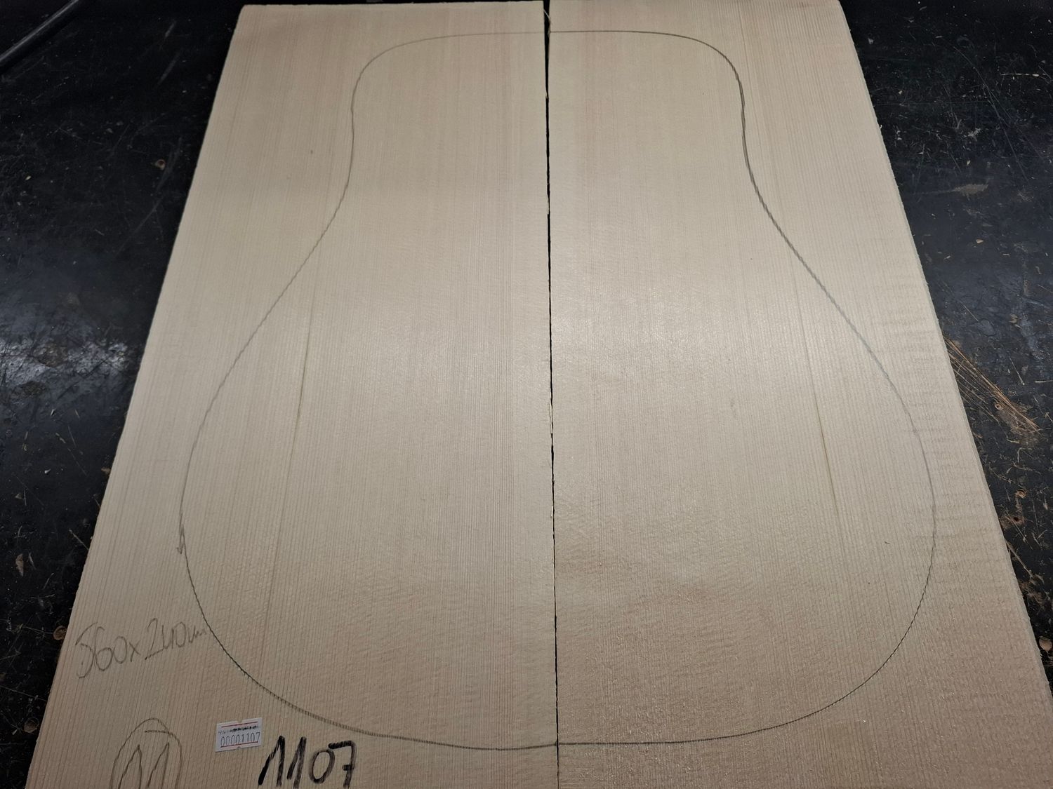 Jumbo European Spruce A Soundboard 1108