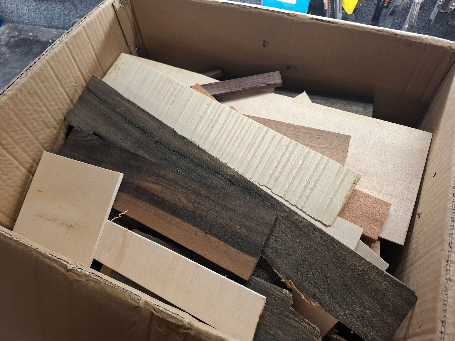Big box of offcuts 12058