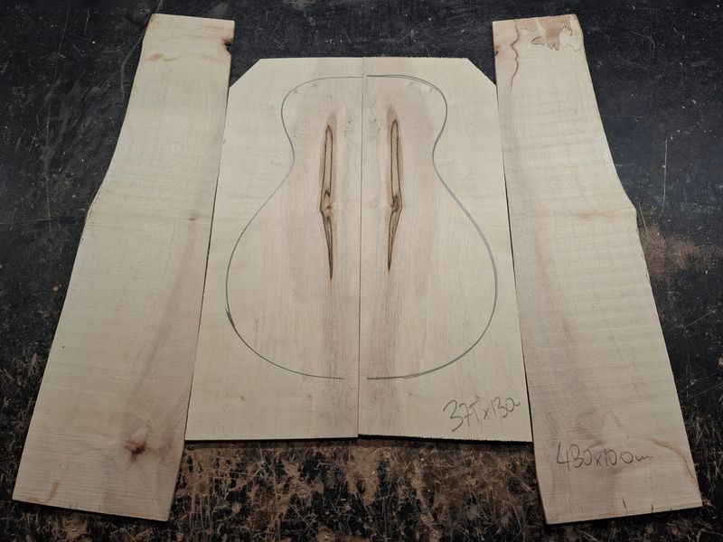 Sycamore Back and Sides Tenor Baritone Ukulele 12104