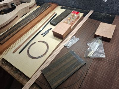 Dreadnought Kit Tonewood, Mould, and Accessories 12117