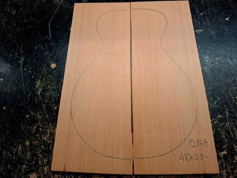 Canadian Cedar Baritone Ukulele Soundboard 12178 Canadian Cedar Baritone Ukulele Soundboard 12178