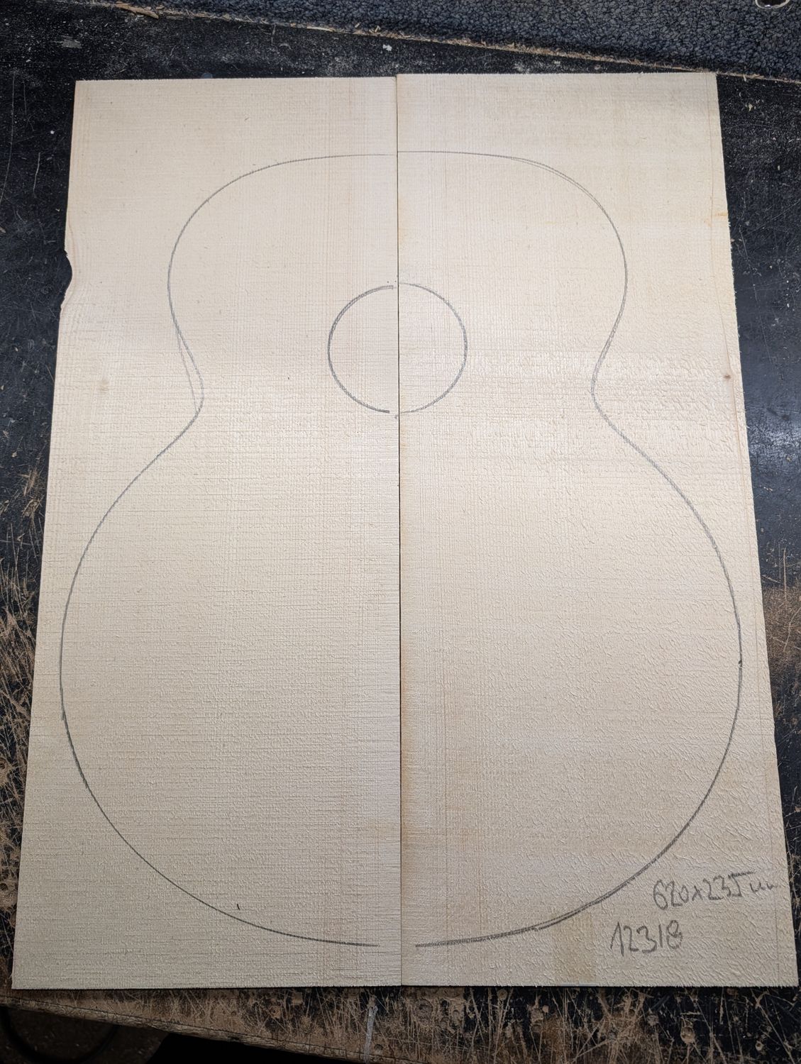 Jumbo European Spruce Soundboard A 12318