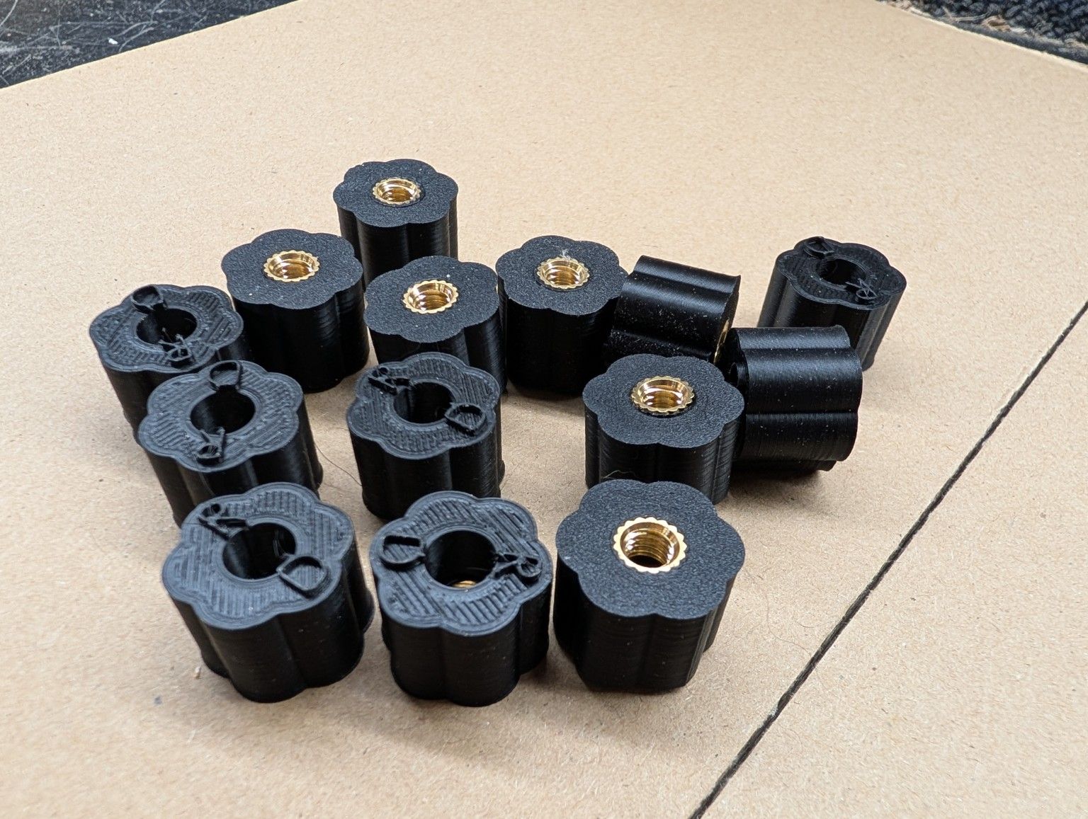 M6 Thumb Wheel Nuts / Jig Knobs – PLA+ with Brass Threaded Insert