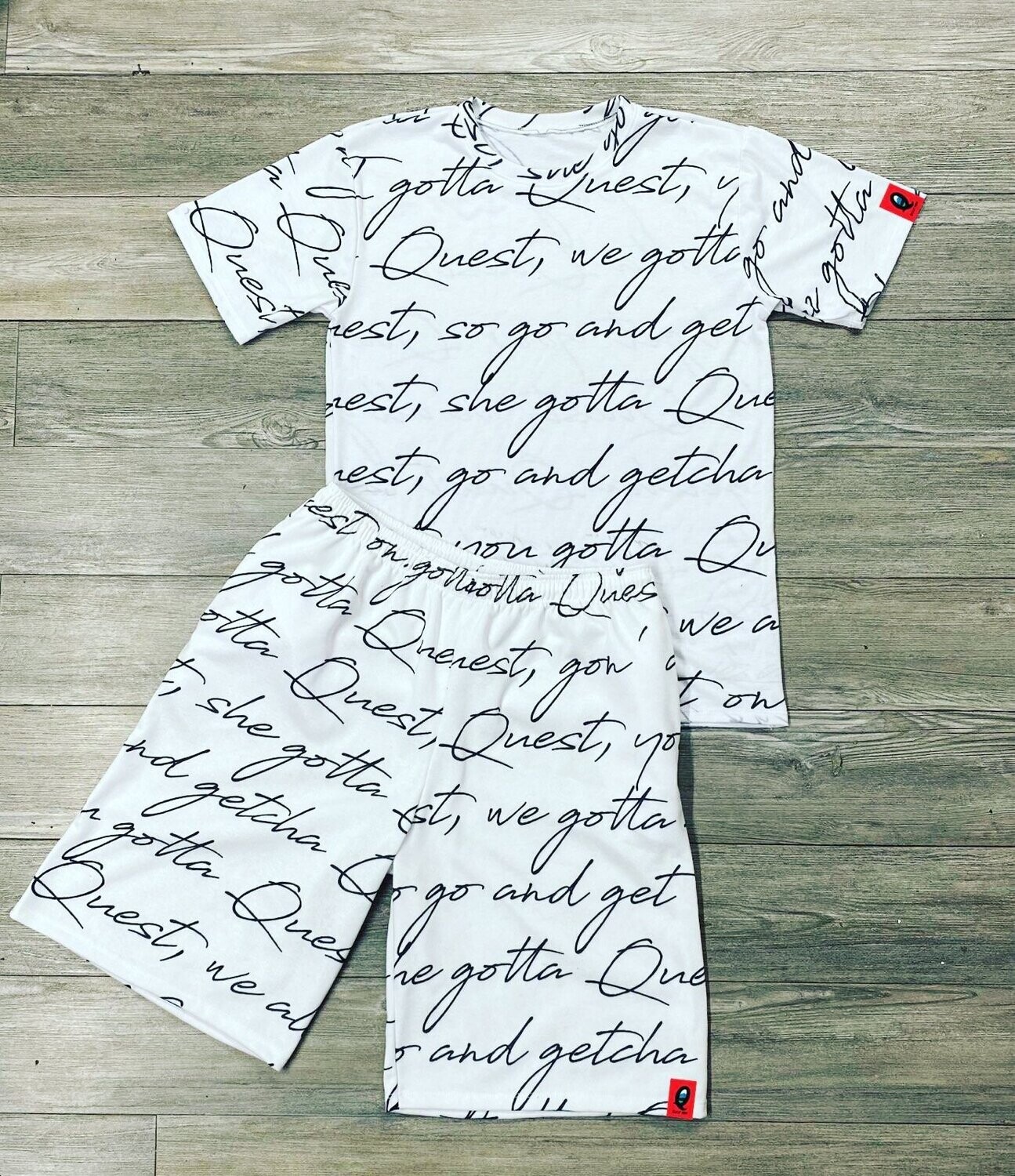 Quest Lyric Outfit