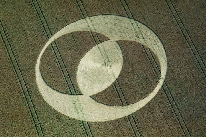 8.) Vesica Pisces, Ashbury, UK (1996)