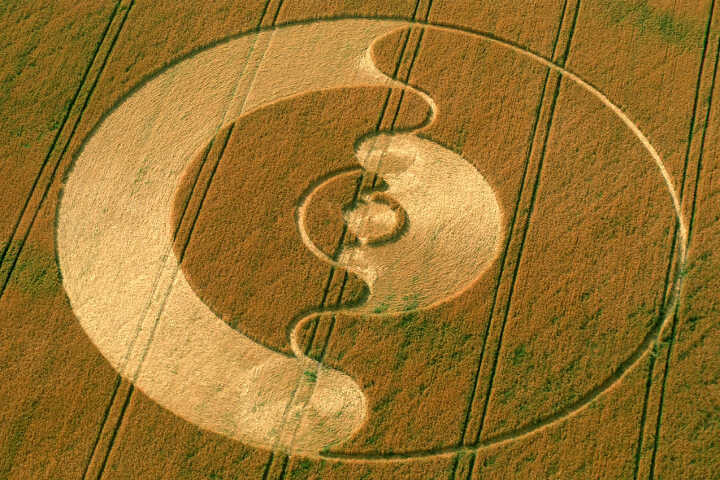 43.) Ying Yang 2, Windmill Hill, UK (2001)