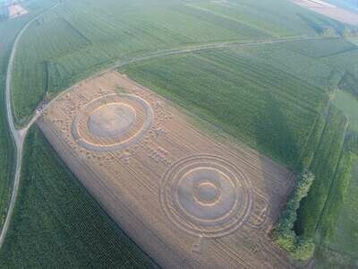 158.) Kornkreis-Formation in Marrocchi, IT (2014)