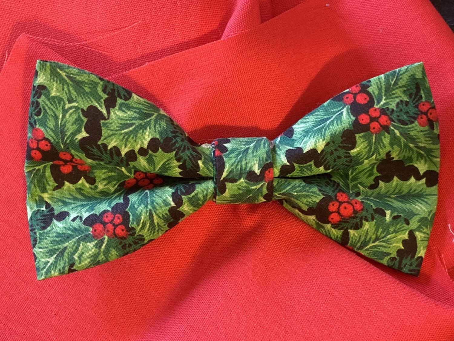 Holly Berry Bow Tie