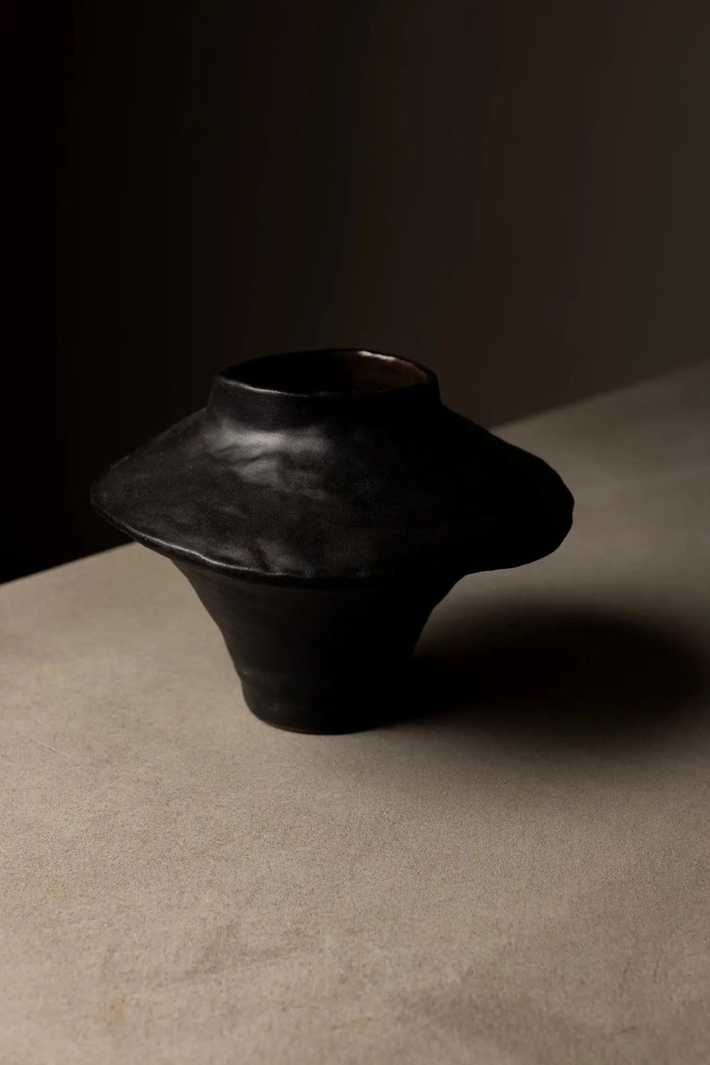 Noir  Vase