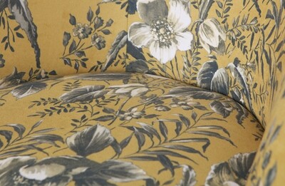 VOGUE ARMCHAIR VELVET POPPY MUSTARD