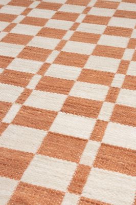 CHECKER CARPET
