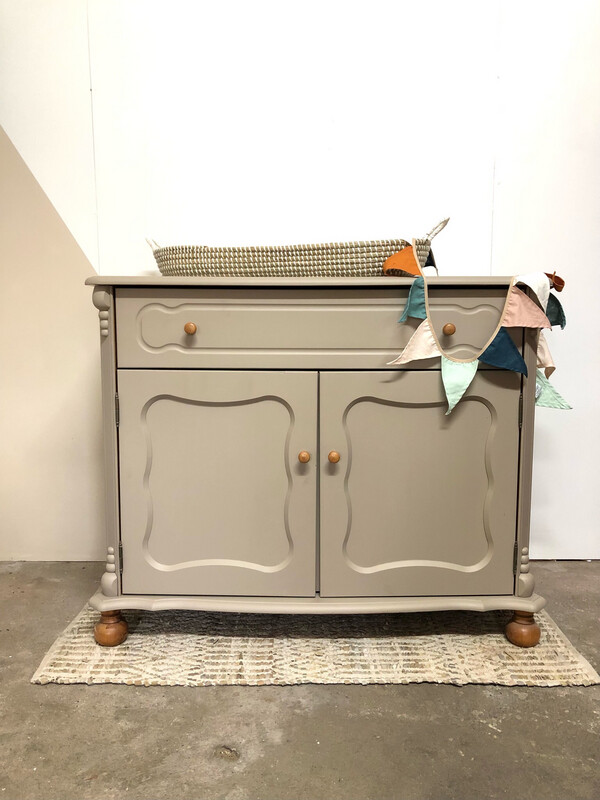 Commode Algonquin