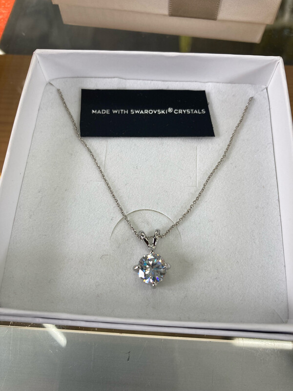 Solitaire Necklace - Double Claw