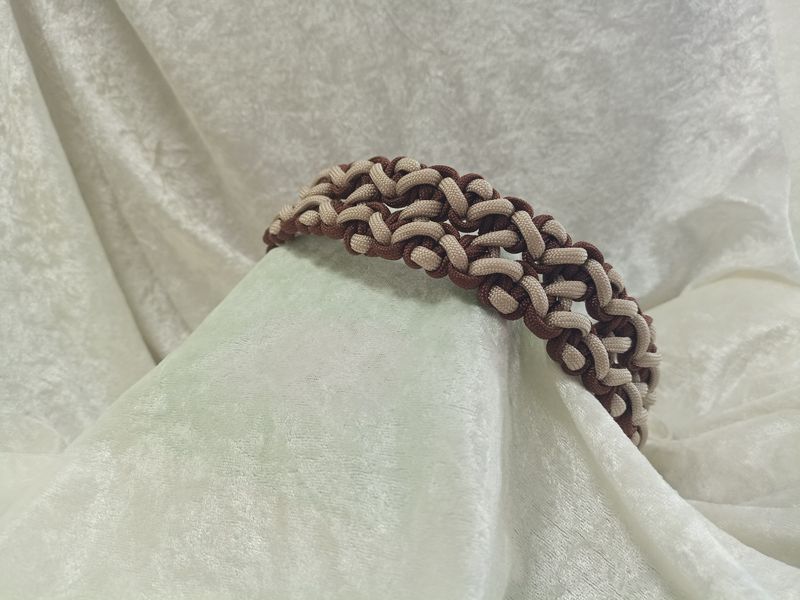 Halsband