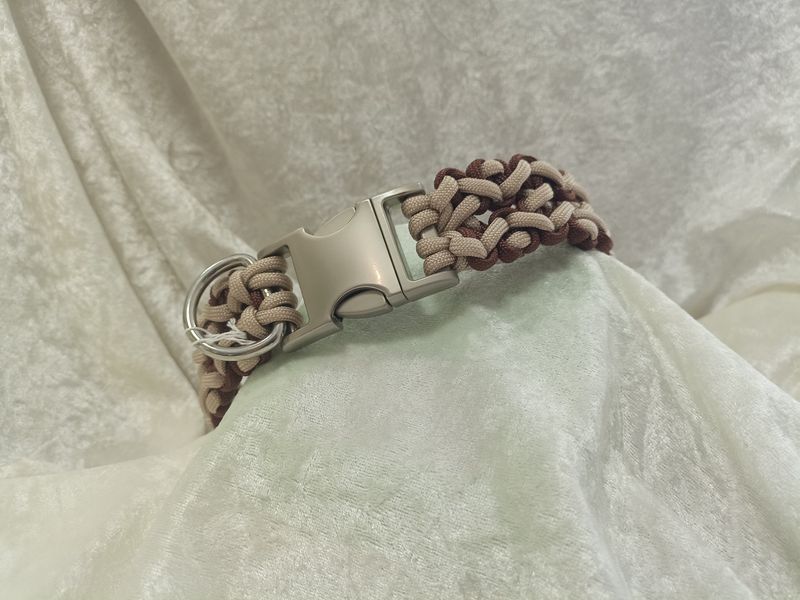 Halsband