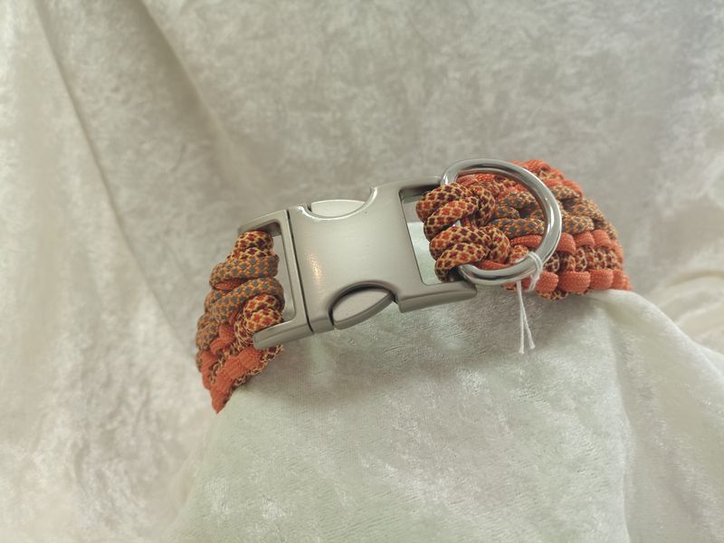 Halsband