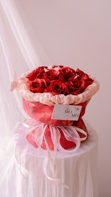 10 Red Glitter Rose Bouquet