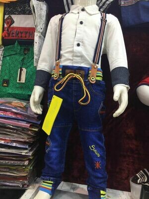 Denim jeans with shamrey shirt