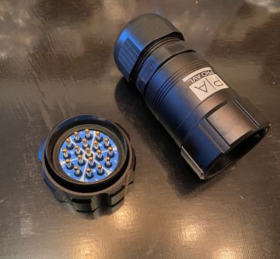PRO-AVL Soca-M Plug