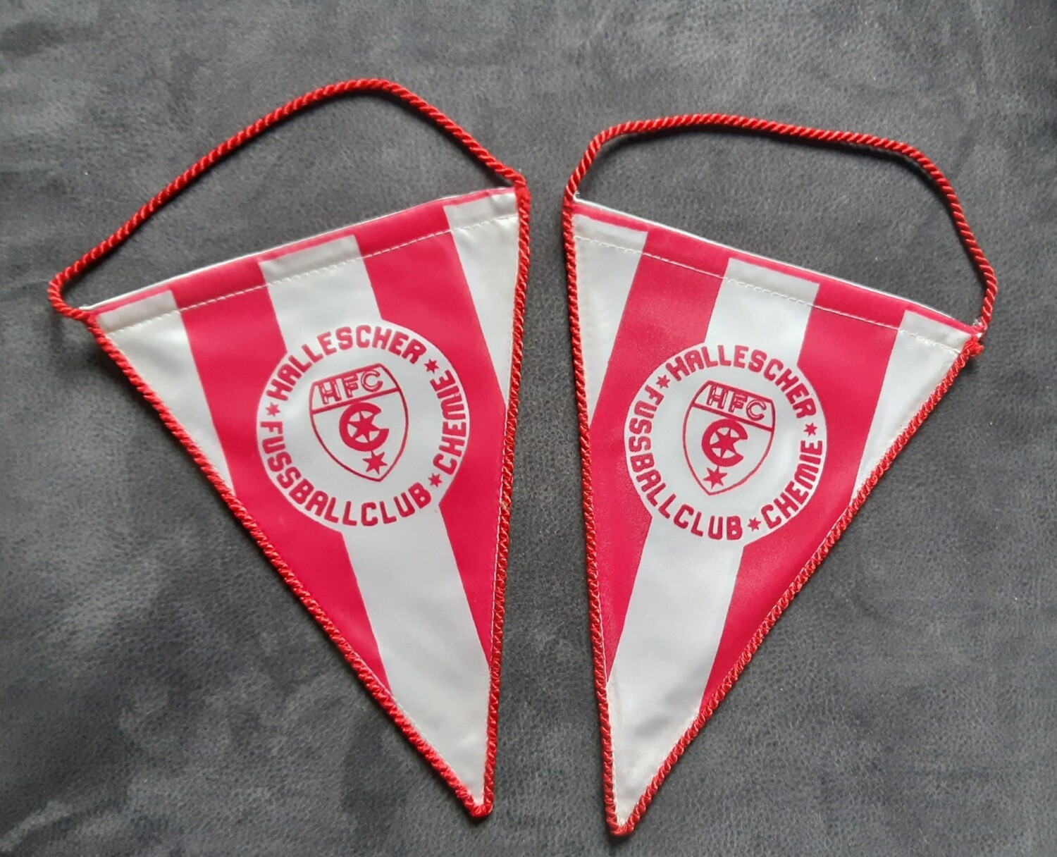 2 x Wimpel HFC Chemie Halle DDR Oberliga