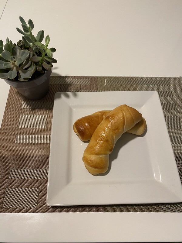 Cachitos venezolanos con jamón(12pcs)